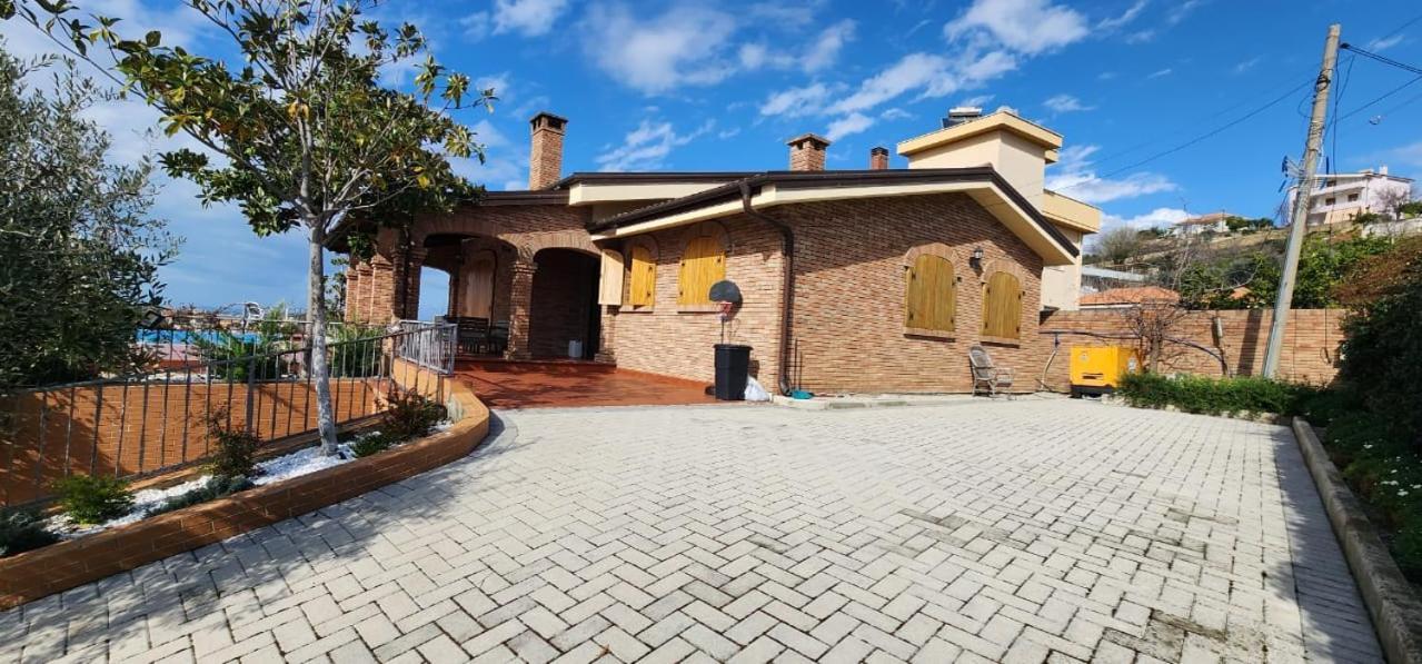 Villa “Pool & Sun” Durrës Eksteriør billede