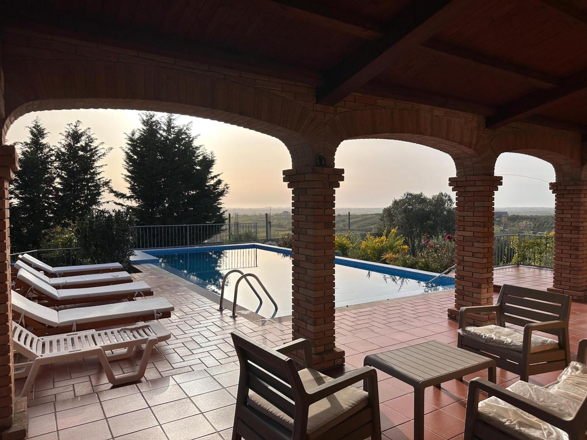 Villa “Pool & Sun” Durrës Eksteriør billede
