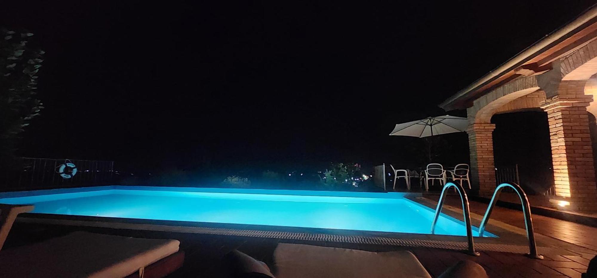 Villa “Pool & Sun” Durrës Eksteriør billede